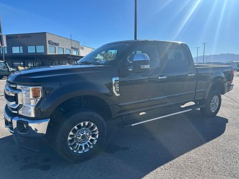 Used 2021 Ford F250 XLT w/ XLT Premium Package AWD/4WD image 2