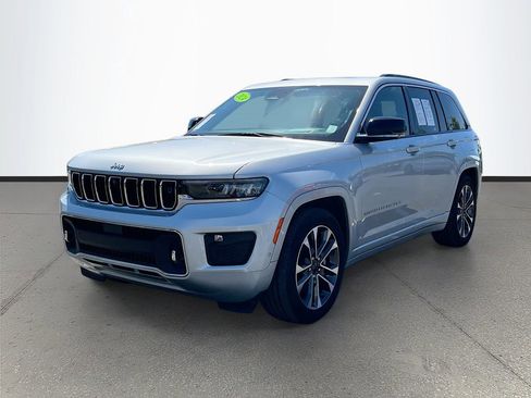Certified 2025 Jeep Grand Cherokee Overland w/ Adv Protech Group III AWD/4WD image 3