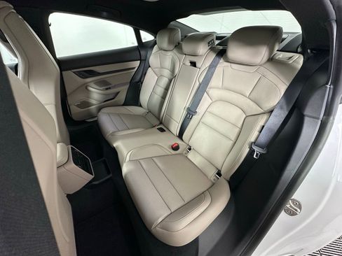 Used 2023 Porsche Taycan 4S image 32