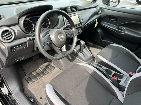 Used 2025 Nissan Versa S w/ Trunk Package image 10