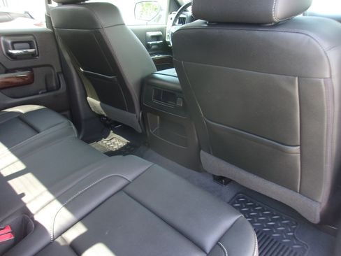 Used 2018 GMC Sierra 1500 SLT AWD/4WD image 16