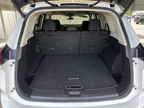 Used 2024 Nissan Rogue SV image 29