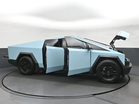 Used 2024 Tesla Cybertruck Cyberbeast AWD/4WD image 42