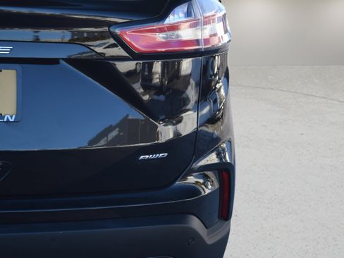 Certified 2022 Ford Edge SEL w/ Sport Appearance Package image 6