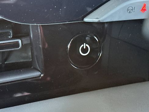 Used 2023 Porsche Taycan image 28