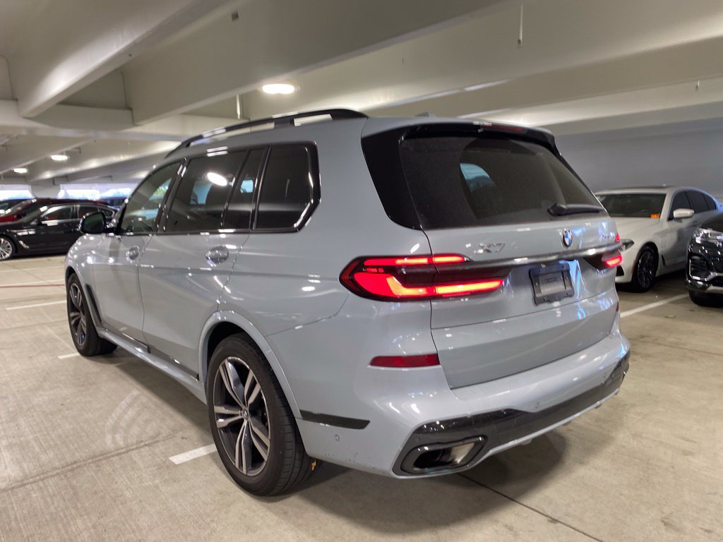 Used 2025 BMW X7 xDrive40i w/ M Sport Package AWD/4WD image 3