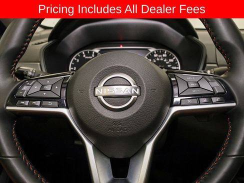 Certified 2025 Nissan Altima 2.5 SR FWD image 17
