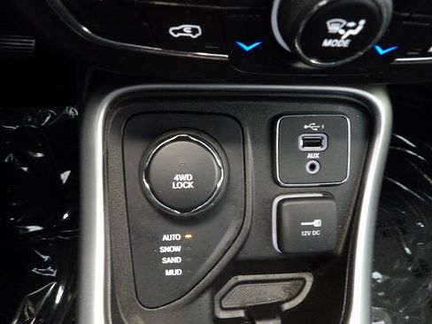 Used 2021 Jeep Compass Latitude AWD/4WD image 32