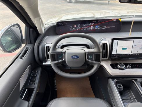 New 2026 Ford Expedition Active RWD image 5