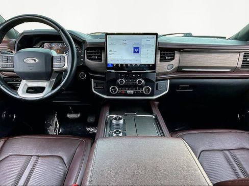 Used 2024 Ford Expedition Limited image 7
