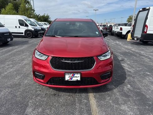 New 2026 Chrysler Pacifica Select image 14