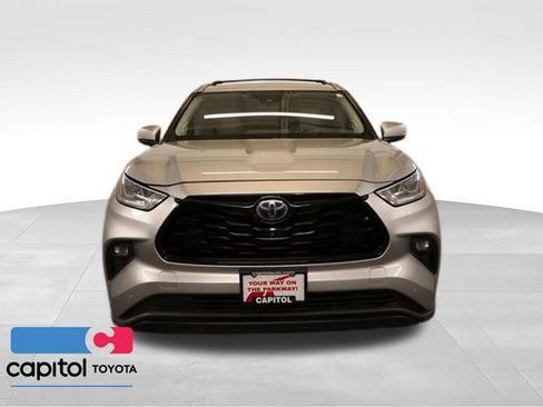 Used 2021 Toyota Highlander Platinum AWD/4WD image 6