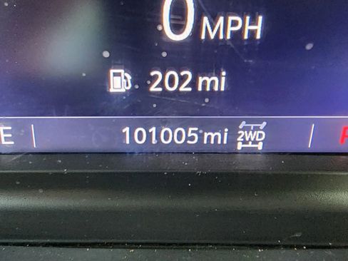 Used 2022 Chevrolet Silverado 2500 LT w/ Convenience Package image 22