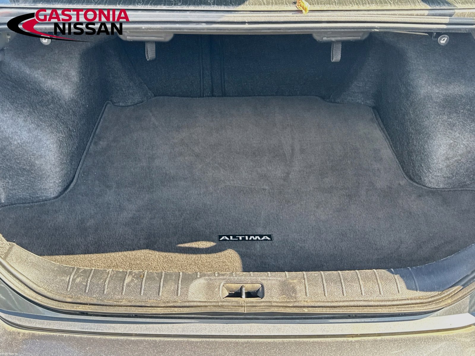 Used 2025 Nissan Altima 2.5 SV FWD image 33