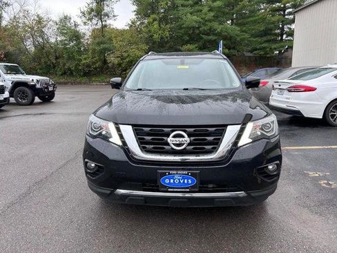Used 2019 Nissan Pathfinder Platinum image 2