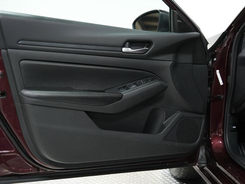 Used 2024 Nissan Altima 2.5 SV image 23