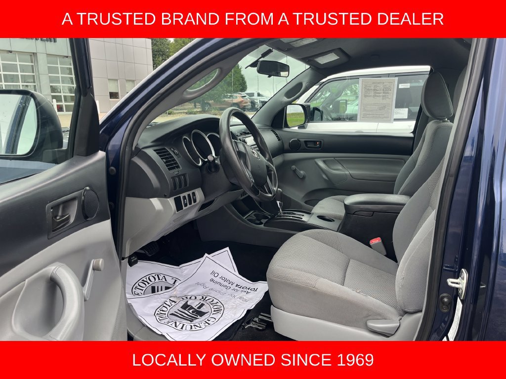 Used 2012 Toyota Tacoma 4x4 Regular Cab image 3