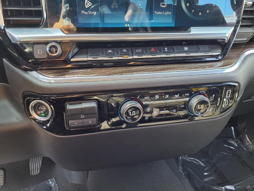 Used 2025 Chevrolet Silverado 1500 LT AWD/4WD image 9