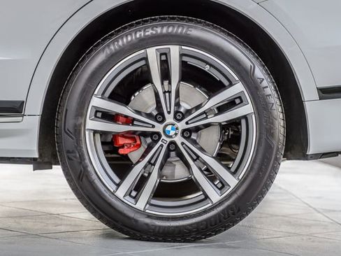 Used 2022 BMW X7 xDrive40i w/ M Sport Package AWD/4WD image 14