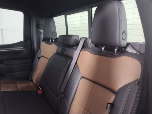 Used 2024 Chevrolet Silverado 1500 High Country w/ High Country Premium Package AWD/4WD image 19