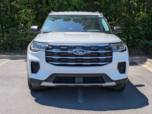 New 2026 Ford Explorer Active RWD image 7