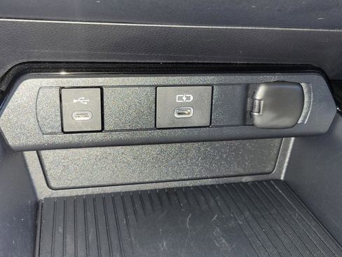 Used 2024 Toyota Prius Limited image 15