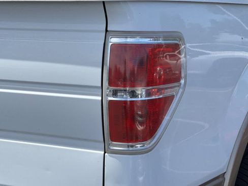 Used 2011 Ford F150 Lariat w/ Lariat Chrome Pkg RWD image 28