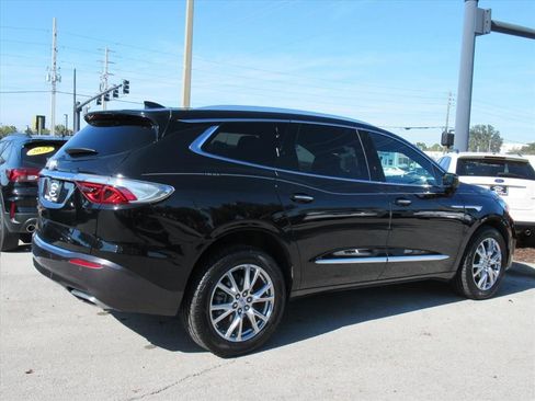 Used 2024 Buick Enclave Essence w/ Experience Buick Package image 6