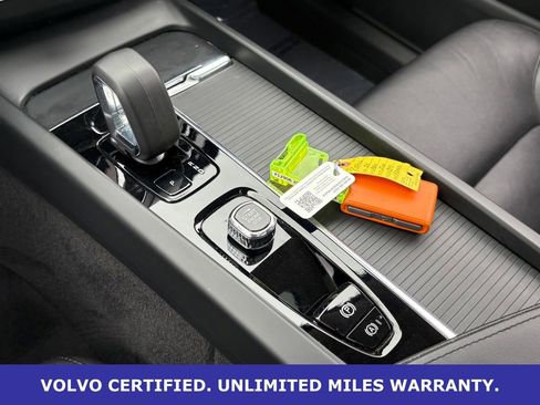 Certified 2024 Volvo XC60 B5 Core image 21