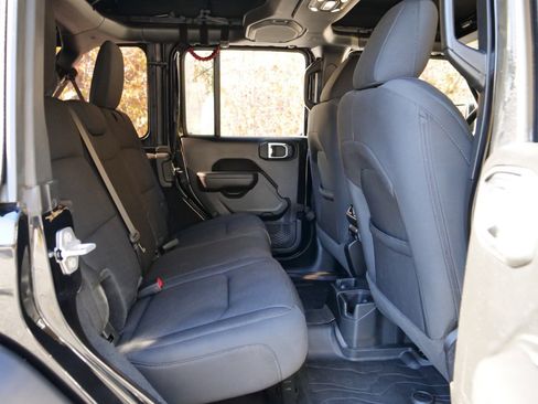 Used 2022 Jeep Wrangler Unlimited Sport image 35