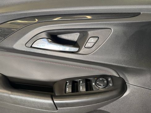 Used 2023 Chevrolet TrailBlazer RS w/ Sun and Liftgate Package FWD image 19
