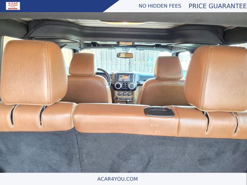 Used 2017 Jeep Wrangler Unlimited Sahara w/ Dual Top Group AWD/4WD image 27