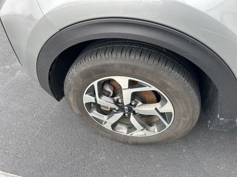 Used 2022 Kia Sportage LX image 14