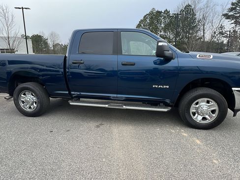 Used 2024 RAM 2500 Big Horn w/ Bed Utility Group image 7