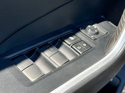 Used 2020 Toyota RAV4 XSE AWD/4WD image 17