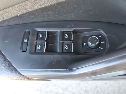 Used 2025 Volkswagen Jetta GLI Autobahn FWD image 32