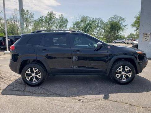 Used 2018 Jeep Cherokee Trailhawk w/ Quick Order Package 27L AWD/4WD image 2