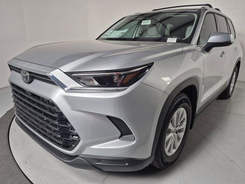 New 2026 Toyota Grand Highlander FWD image 1