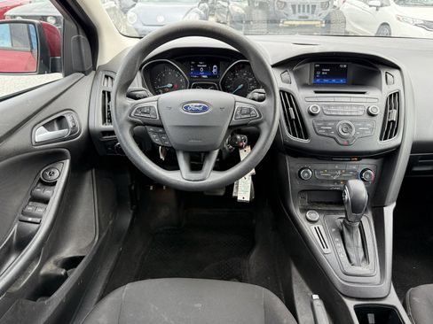 Used 2017 Ford Focus SE image 11