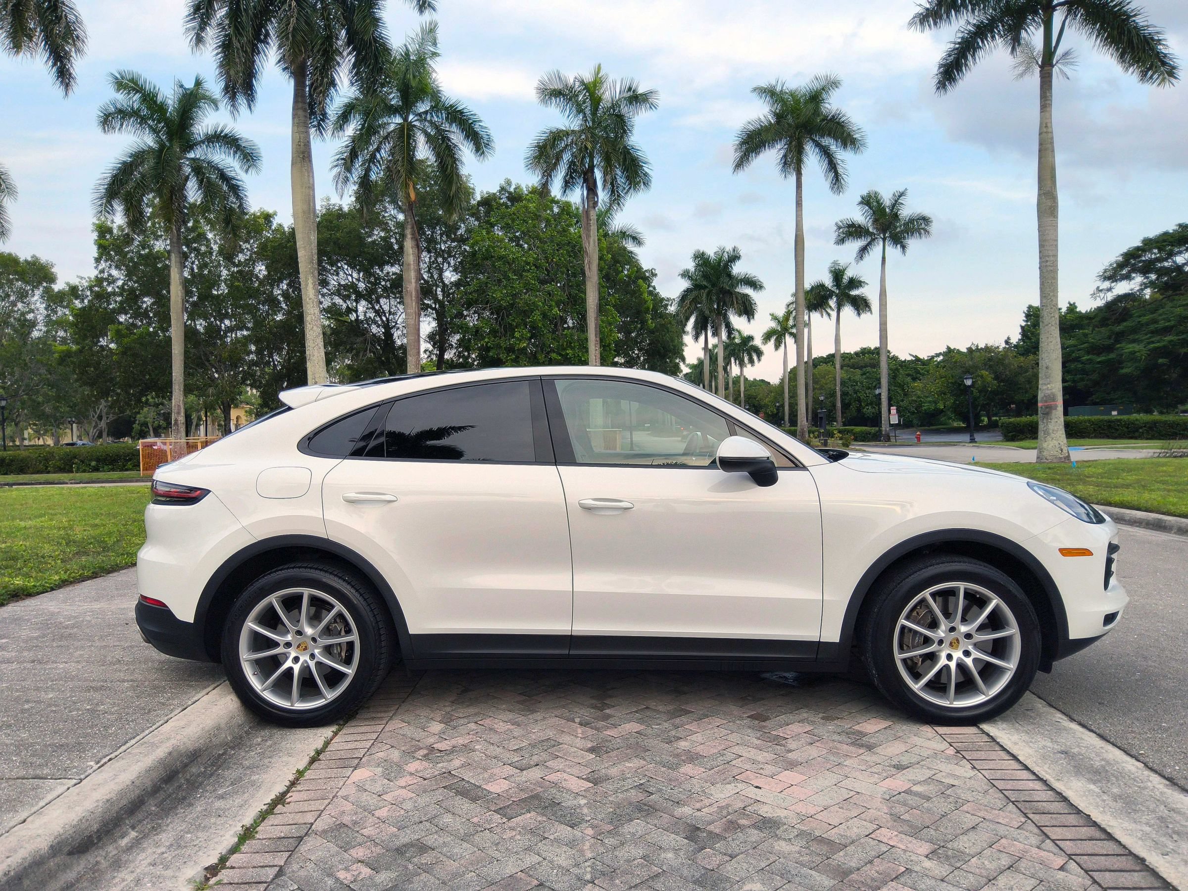 Used 2021 Porsche Cayenne Coupe AWD/4WD image 21