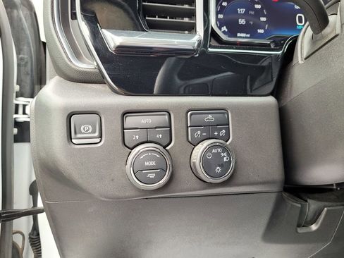 Used 2025 Chevrolet Silverado 1500 LT image 24