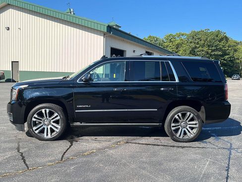 Used 2018 GMC Yukon Denali w/ Denali Ultimate Package AWD/4WD image 2