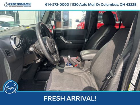 Used 2011 Jeep Wrangler Unlimited Sahara image 14