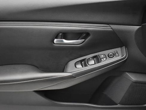 Certified 2023 Nissan Sentra SV FWD image 11
