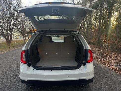 Used 2011 Ford Edge SE image 7