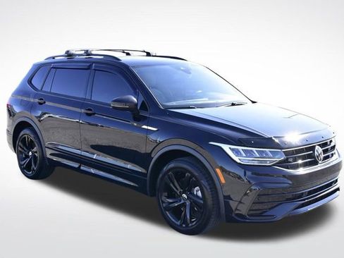 Used 2023 Volkswagen Tiguan SE R-Line image 6