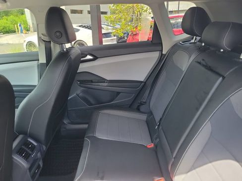 Used 2023 Volkswagen Taos SE FWD image 14