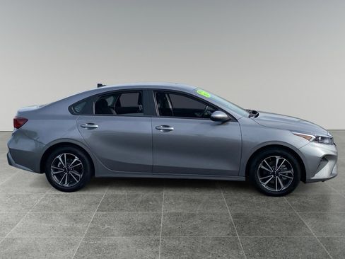 Used 2024 Kia Forte LXS w/ LXS Technology Package FWD image 6