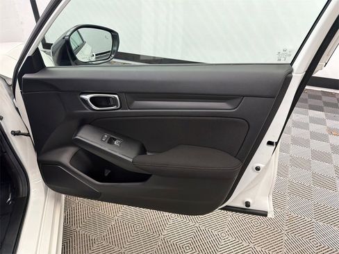 Used 2025 Honda Civic Sport image 15