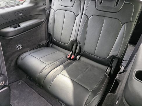 Used 2022 Jeep Grand Cherokee L Overland w/ Luxury Tech Group IV RWD image 17